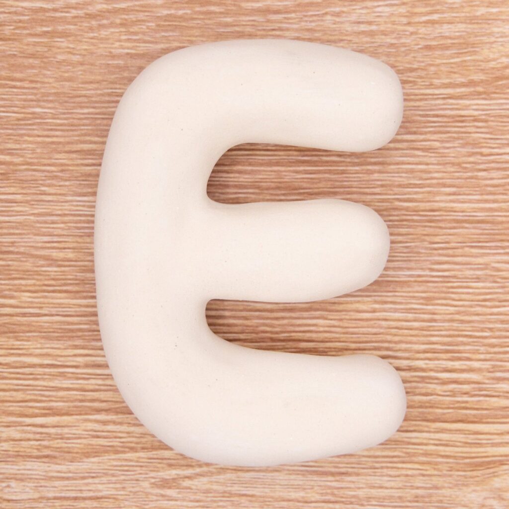 LETRA "E"